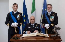 Cerimonia di passaggio di consegne alla Scuola Militare Aeronautica “Giulio Douhet”