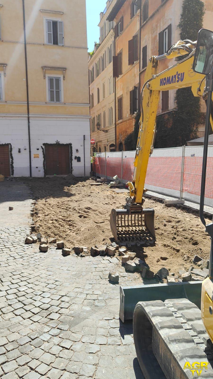 I lavori per riqualificazione Sanpietrini in San Salvatore in Lauro