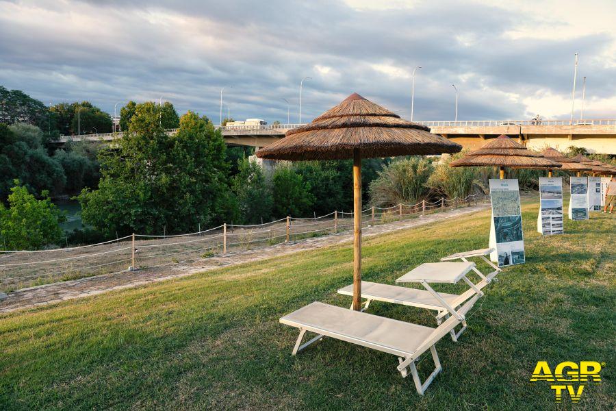 Tiberis la spiaggia sul Tevere, crescono le presenze e nasce il parco fluviale permanente