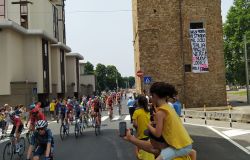 Firenze, alla partenza del Tour de France la protesta dei ciclisti: Italia maglia nera della sicurezza stradale