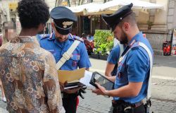 Controlli a tappeto dei Carabinieri alla stazione Roma Termini