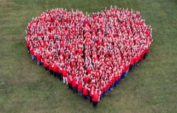 Flash mob in rosso