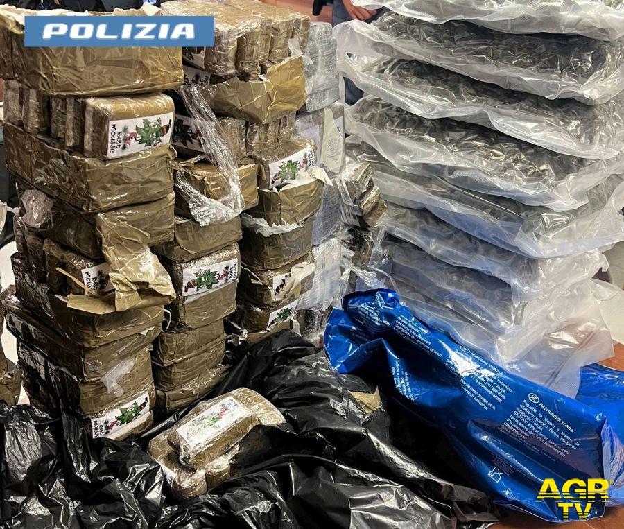 Polizia la droga sequestrata