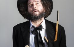 Ostia Antica Festival, Vinicio Capossela inaugura la kermesse