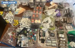 Roma, arrestati 4 pusher e sequestrati oltre 23 kg. di droga