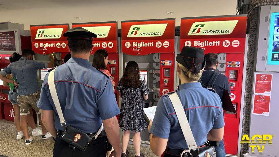 Carabinieri controlli Termini