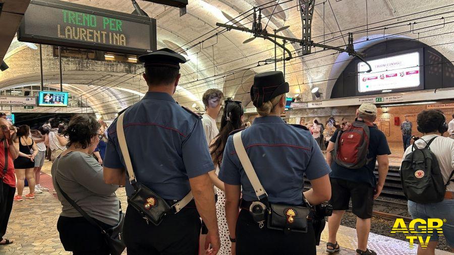 Carabinieri servizi antiborseggio linea B metropolitana