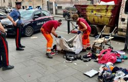 Roma Termini, rimossi giacigli e bivacchi di fortuna, 5 persone denunciate
