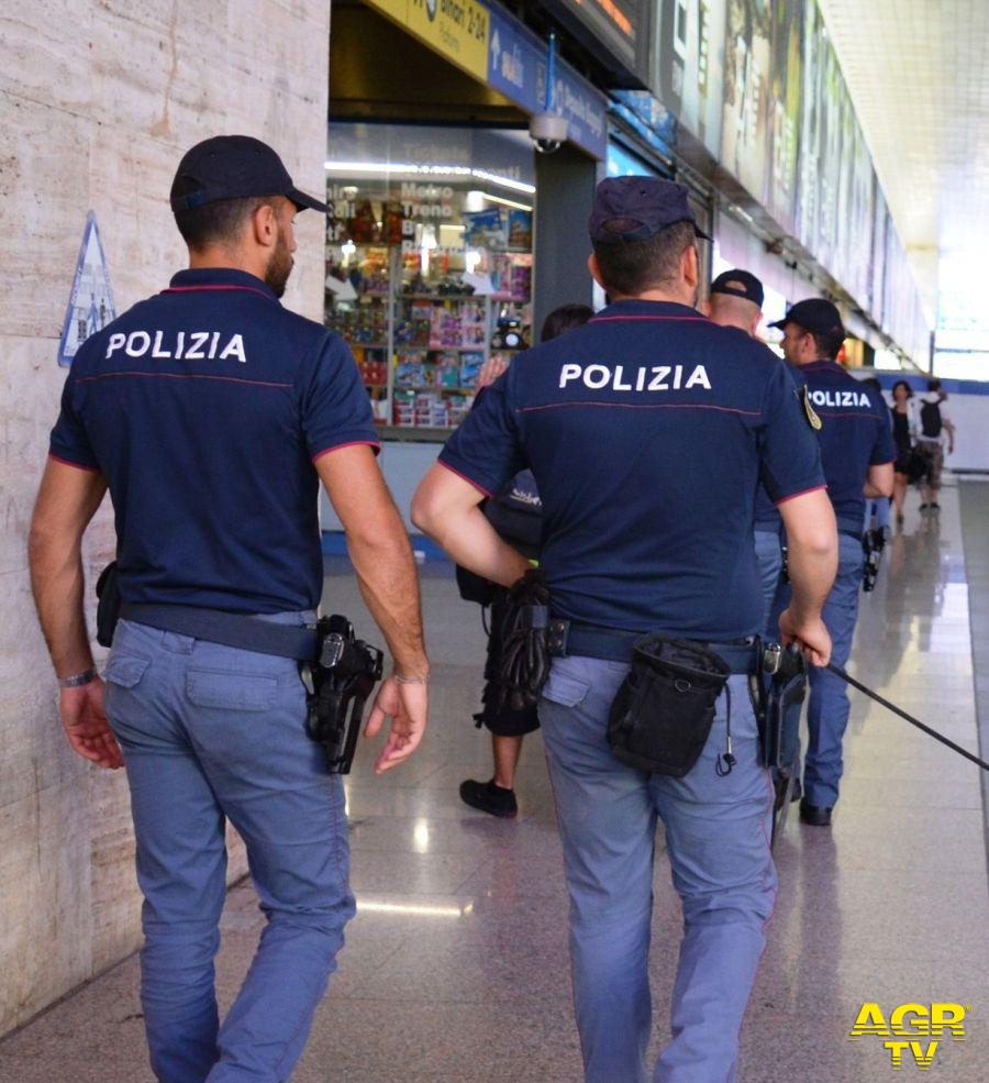 Polizia, controlli area Termini