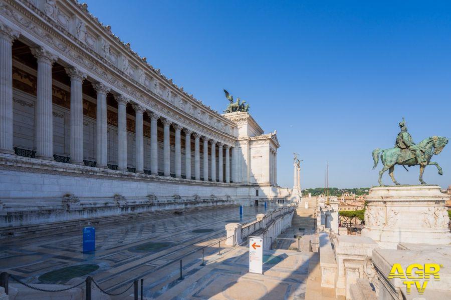 Roma  Vittoriano apre sommoportico e propilei