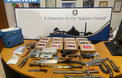 Roma, armi e droga, arrestato 50enne, sequestrati più di 15 kg. di stupefacente