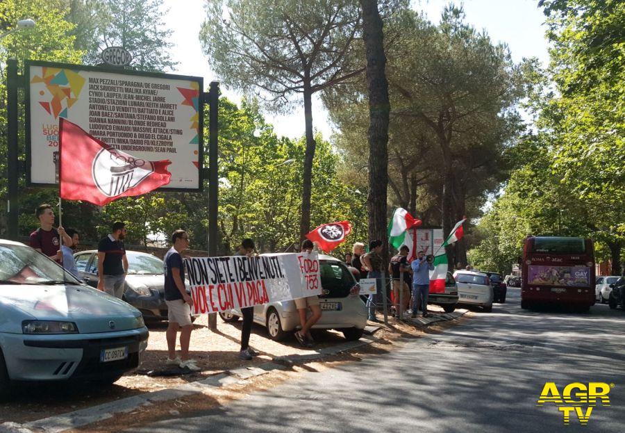 Roma: Manifestazione CasaPound contro gli immigrati