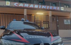 Anzio, disturbava la messa, all'arrivo dei Carabinieri sputi e minacce, poi aggrediva con un morso un militare, arrestato