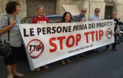 Stop a TTP e CETA