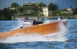 Riva in navigazione Lago Maggiore foto Maccione