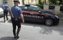 Roma Quarticciolo, tentano di occupare un appartamento Ater, sorpresi dai Carabinieri sono stati denunciati