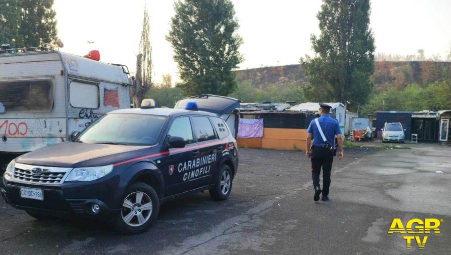 Carabinieri controlli campo nomadi