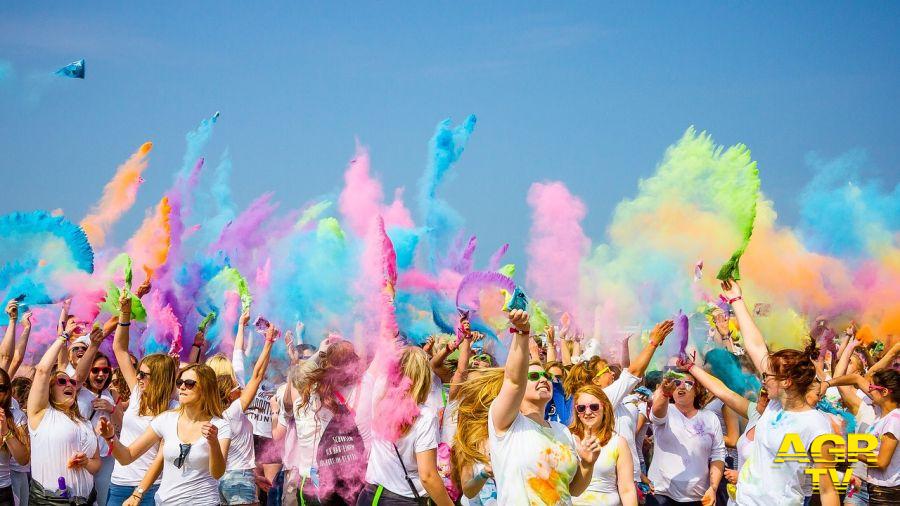 Holi celebrazione foto pixabay