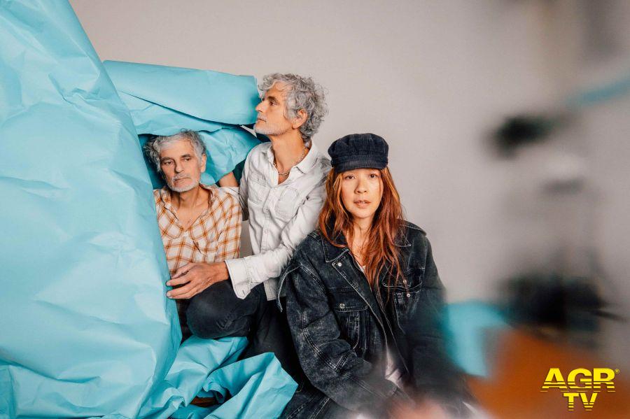 Blonde Redhead photocredit Charles Billot