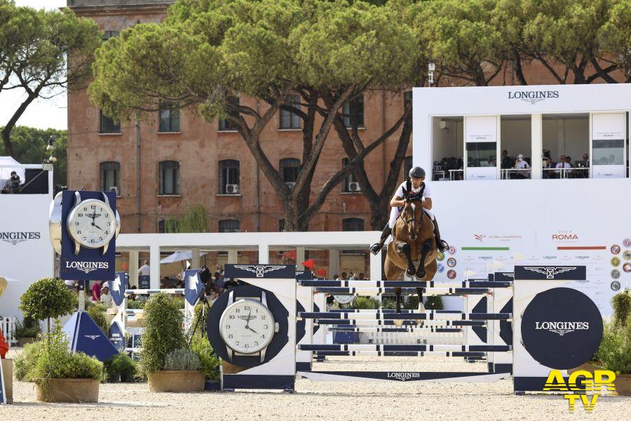 Il vincitore Victor Bettenfour al Longines Global Champions Tour 2024