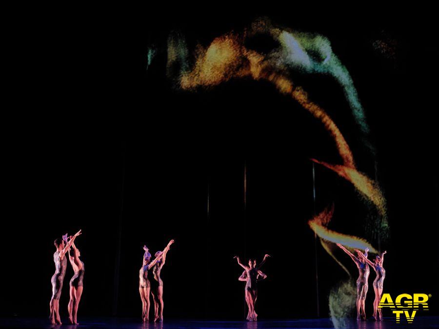 Ballet De L’opèra De Lyon, Biped  foto da comunicato stampa