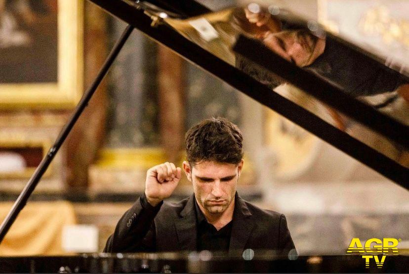 Il pianista Adriano Scapicchi