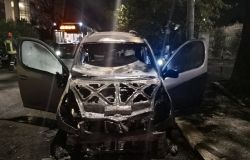 Auto Vallati incendiata foto da comunicato stampa Legambiente