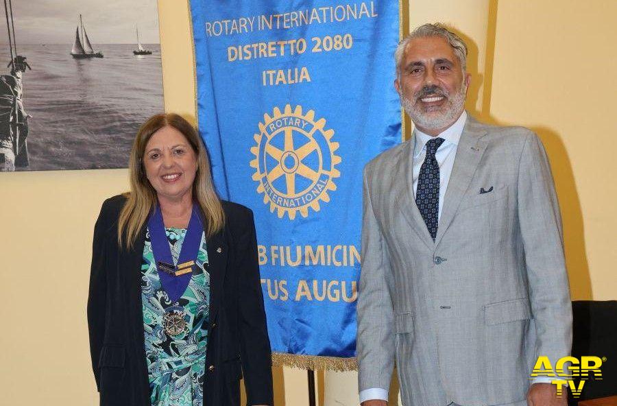 Il Presidente Catia Ferli con Antonello Rambotti alla presentazione della Relazione Programmatica del Rotary Club Fiumicino Portus Augusti