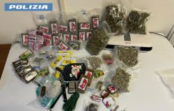 Polizia droga e soldi sequestrati