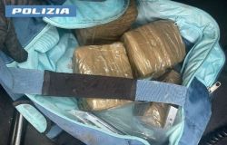 Polizia droga sequestrata sul GRA dalla Stradale