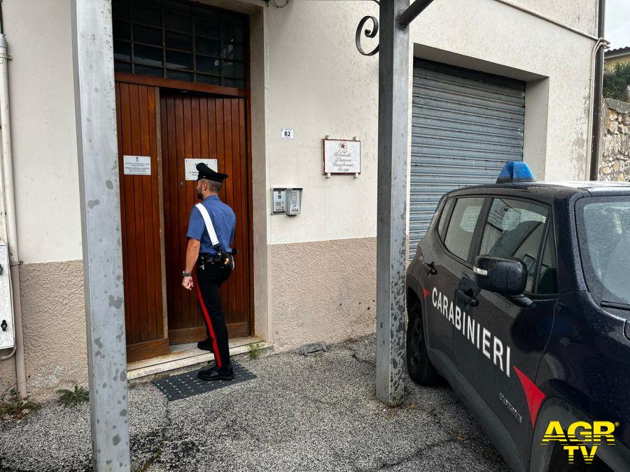 Gorga: Lite con un avventore in un bar, poi aggredisce i Carabinieri.