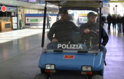 Controlli della Polizia di Stato nelle Stazioni Ferroviarie del Lazio: Bilancio della Settimana 5-11 Ottobre