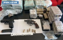 Nettuno, armi e droga, arrestato 28 enne, sequestrati 12 kg di cocaina e 4,5 kg di hashish