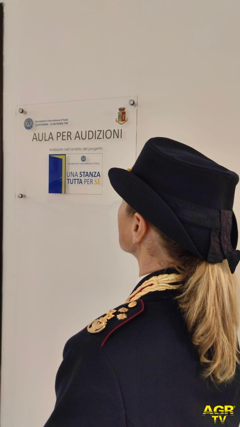 stanza tutto per sè al III distretto di polizia