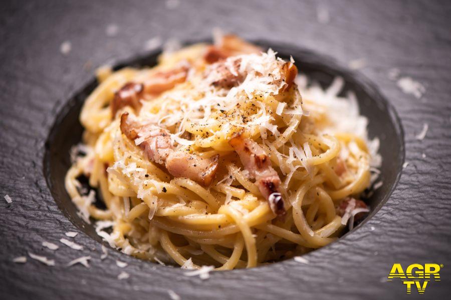 World Pasta Day 2024, carbonara, lasagne e pasta al pomodoro le preferite dagli stranieri in vacanza in Italia