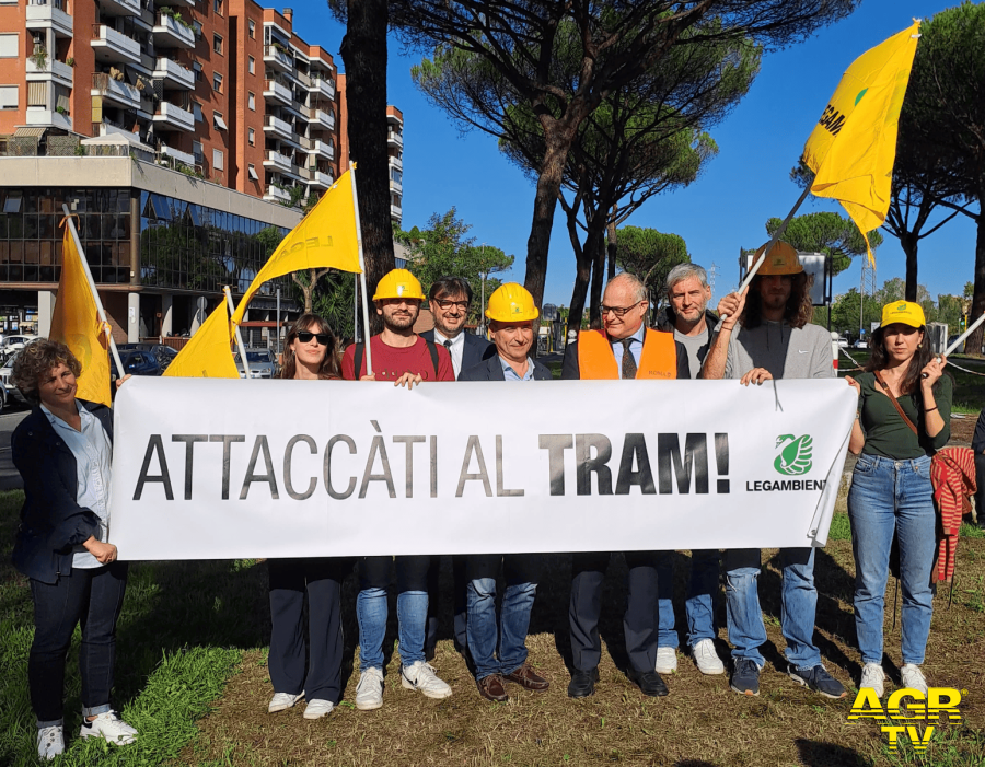 Inaugurazione cantiere Tram Togliatti il sindaco Gualtieri con attivisti di Legambiente