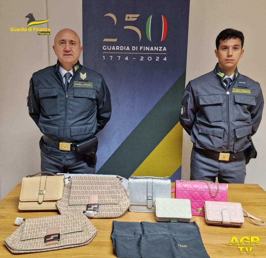 Guardia di Finanza - Comando regionale GdF Firenze: sequestrati 1.774 articoli in pelle