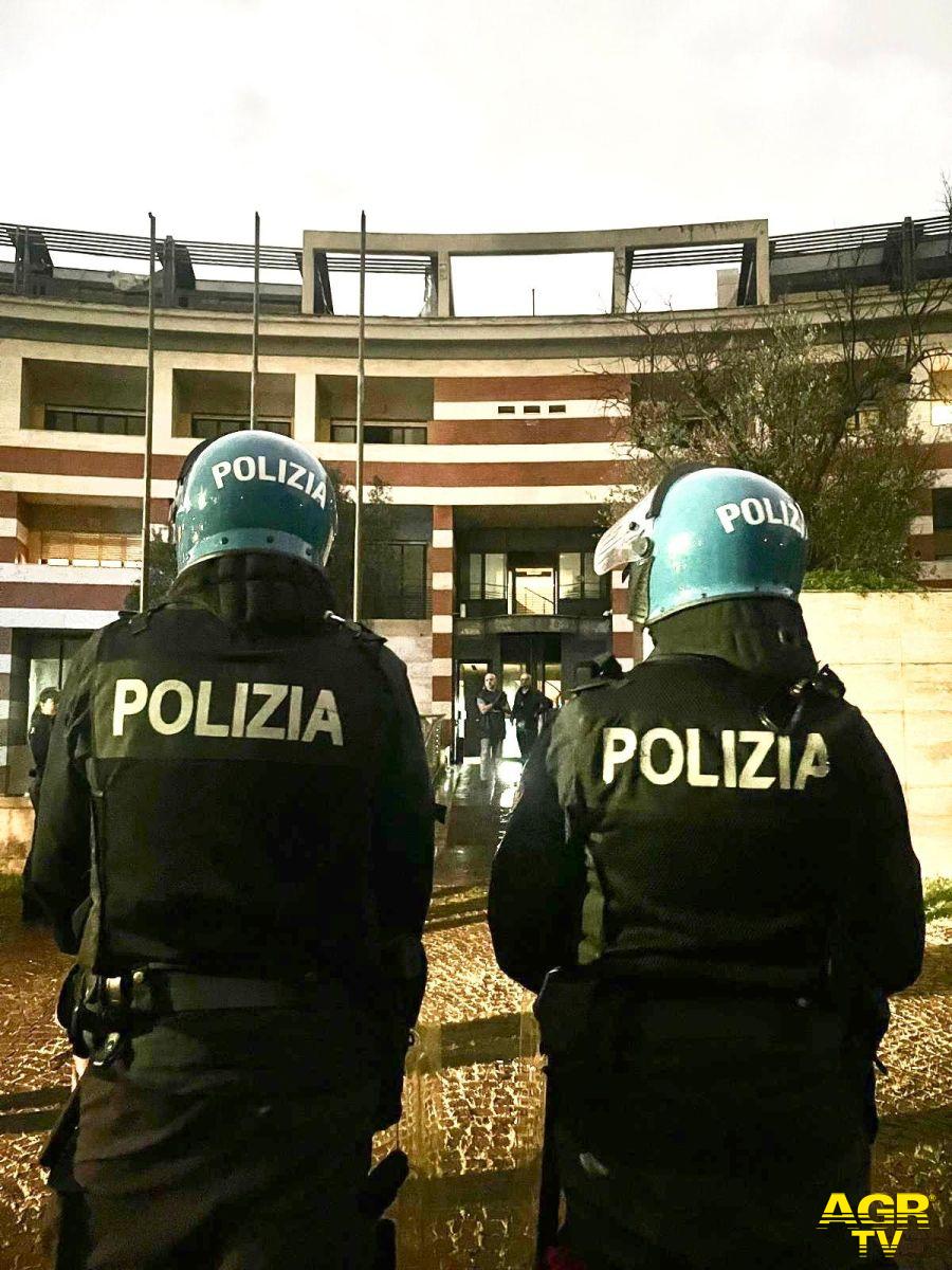 Polizia sgombero ex hotel Petra alla Romanina