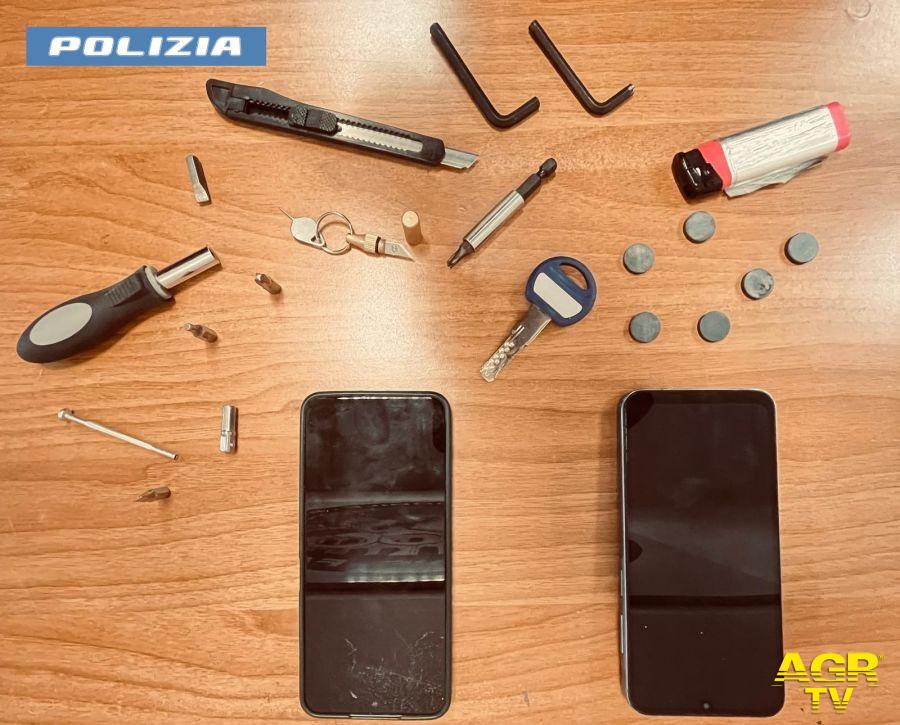 Polizia materiale sequestrato ai ladri