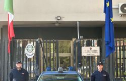 Roma, va al Quarticciolo a comperare una dose ma viene sequestrato, la madre avverte la Polizia che arresta un rapitore