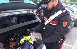 Roma, furto d'auto, denunciate cinque persone, sequestrati dispositivi elettronici per decodifica chiavi d'auto