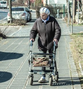 Roma, servizi Alzheimer, il Campidoglio incrementa i posti per l'assistenza domiciliare