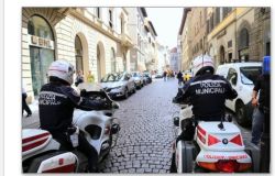 Polizia Municipale in azione alle Cascine e in centro: recuperati oggetti rubati e sventata una truffa con cellulari taroccati