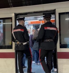 Roma, stop alla linea A ieri sera alle 22 per un cubano in fuga nel tunnel della metro, l'uomo è stato bloccato e denunciato