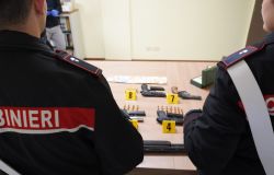 Ostia, operazione antidroga, a Dragoncello la Santa Barbara della banda, sequestrate: bombe carta, fucili e pistole