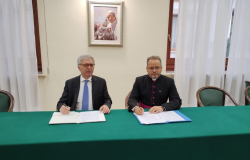 Nella foto il Presidente del CDA del Policlinico Gemelli Daniele Franco e Monsignor Yoannis Lazhi Gaid