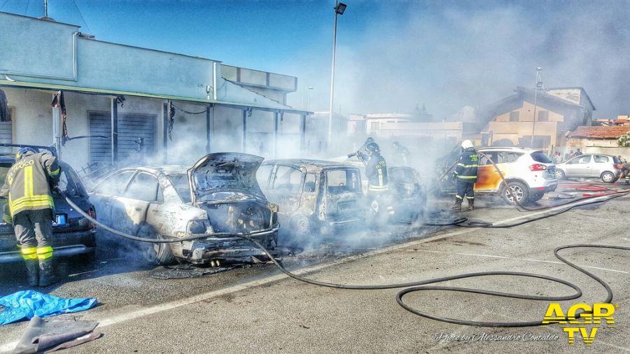 Fiumicino 6 Auto vanno a fuoco