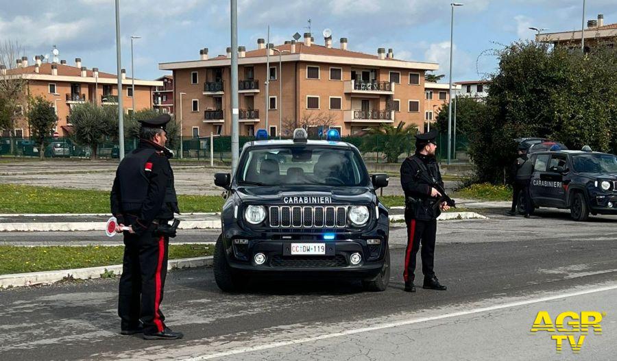 Carabinieri della compagnia di Tivoli posto di blocco