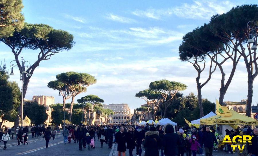 Fori pedonali, gli ambientalisti rilanciano Fori pedonali, gli ambientalisti rilanciano