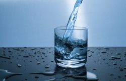 Acqua e salute del cuore, una buona idratazione quale scudo naturale per la circolazione